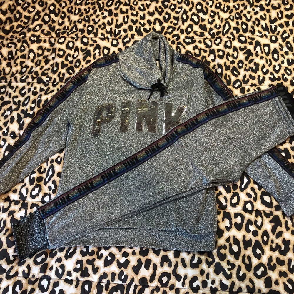 🌈New LTD EDITION VSX PInk Fashion Show Outfit
